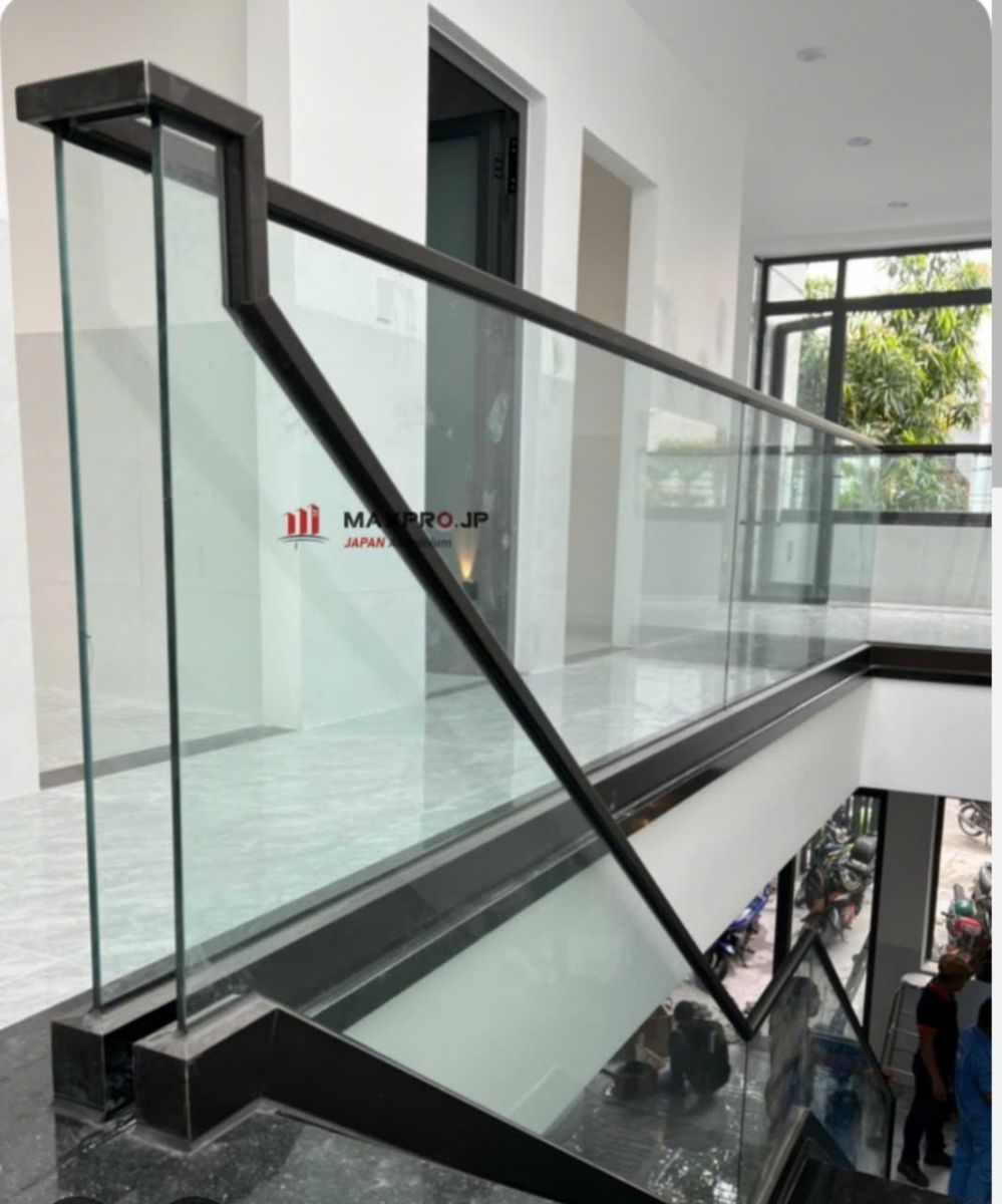 CẦU THANG NHÔM KÍNH HCM